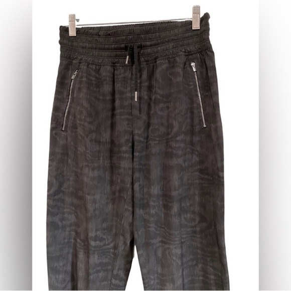Athleta Camden Printed Athletic Jogger Pant in Black Moire - Picture 8 of 12
